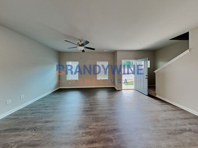 Building Photo - MOVE-IN SPECIAL! MOVE IN BY 1/30 AND RECEI...