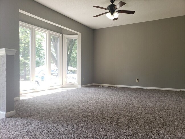 Foto del edificio - Remodeled Raytown Home-Available NOW!!