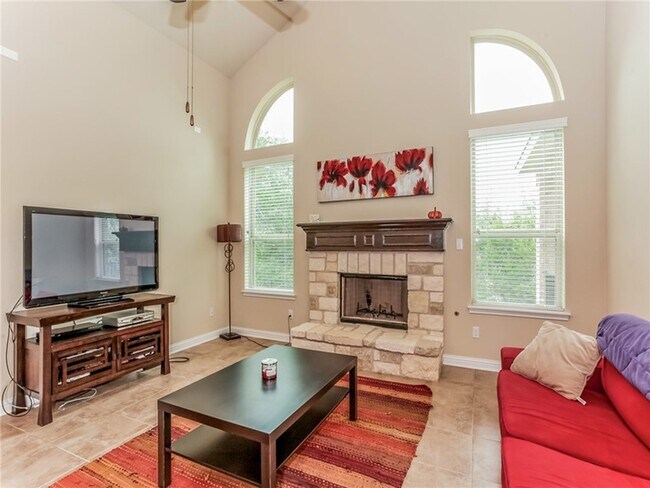 Foto del edificio - 4825 Pyrenees Pass