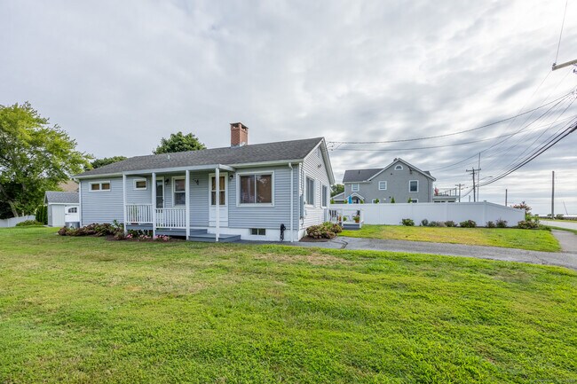 Building Photo - 366 Maple Ave
