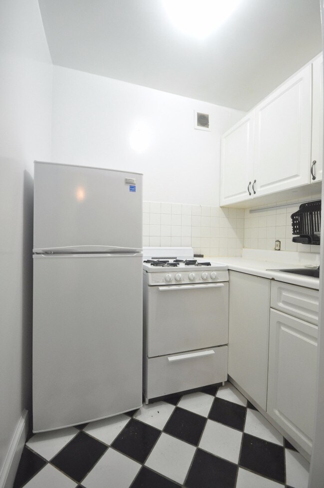 Foto del edificio - 8 E 30th St
