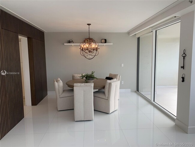 Building Photo - 10205 Collins Ave