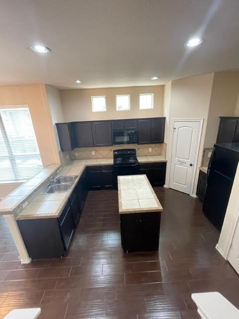 Building Photo - 118 Creekside Villa Dr