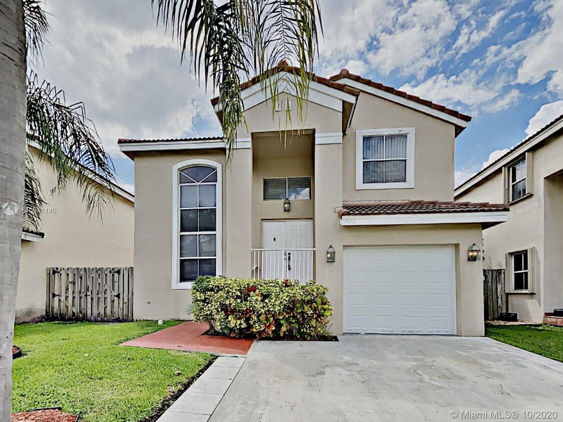 Primary Photo - 7472 Viscaya Cir