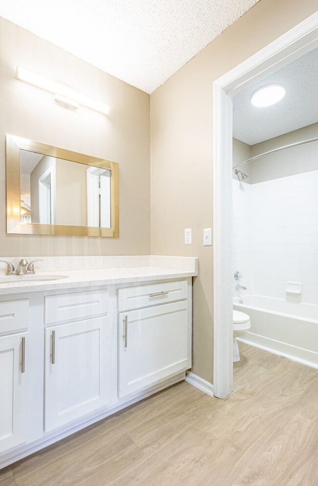 Building Photo - 1113 Loch Lomand Dr