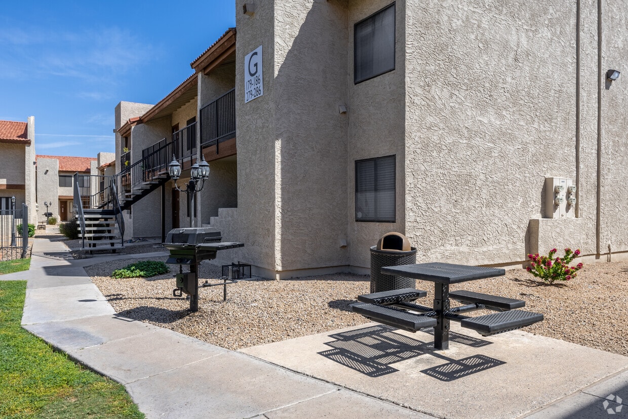 Windsprings Apartments - 3515 E Bell Rd Phoenix, AZ 85032