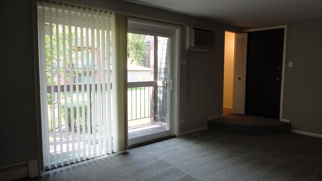 Building Photo - 604 W 65th St