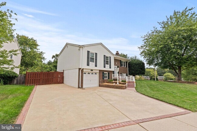 Building Photo - 5590 Neddleton Ave