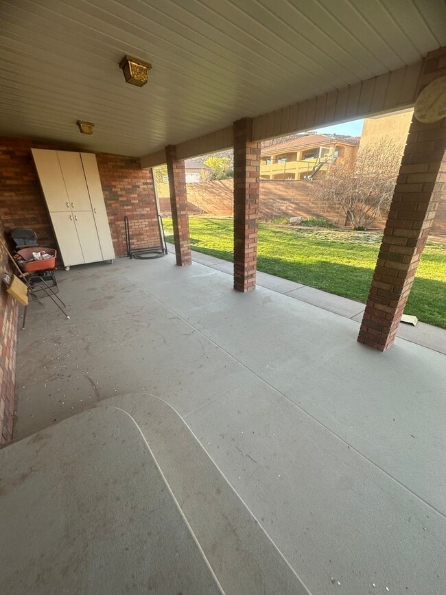 Building Photo - Charming Ranch Farmhouse in St. George – Spacious & Serene!