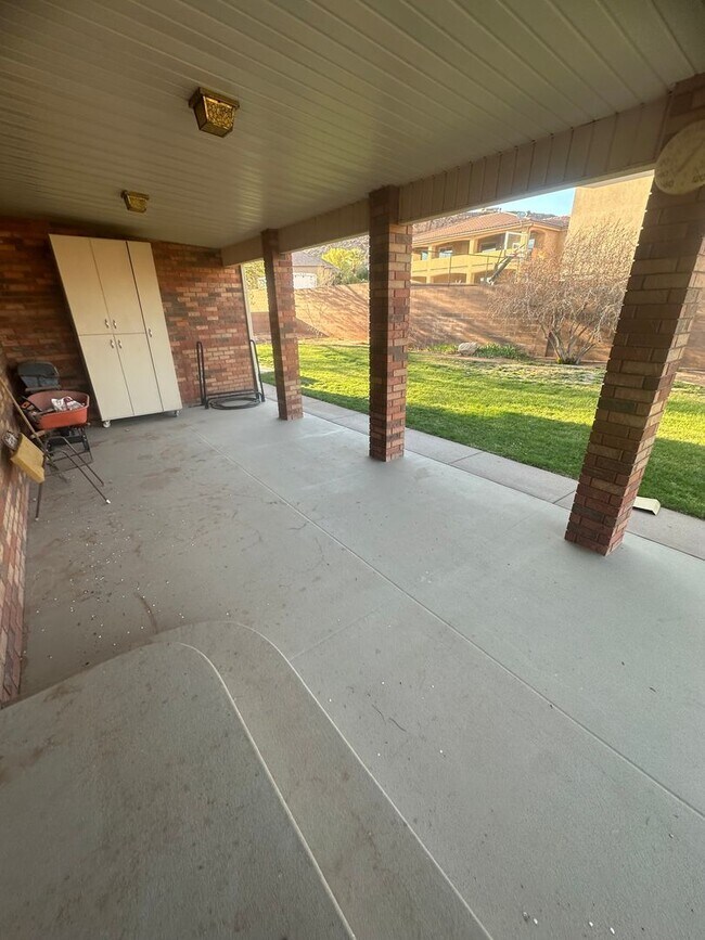 Foto del edificio - Charming Ranch Farmhouse in St. George – Spacious & Serene!