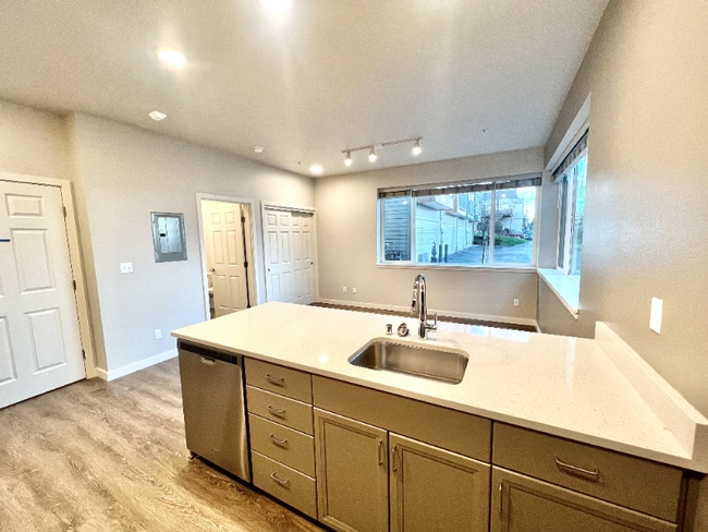 Building Photo - 2330 Yakima Ct