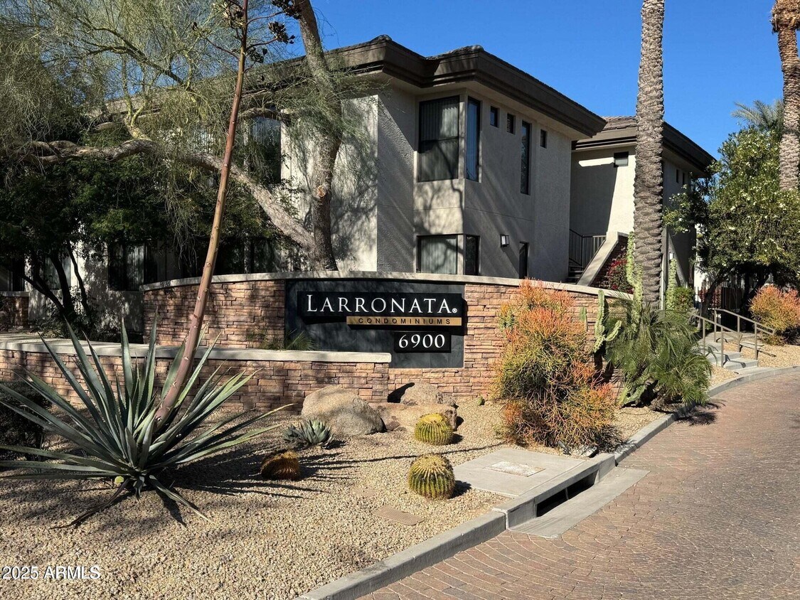 Foto principal - 6900 E Princess Dr