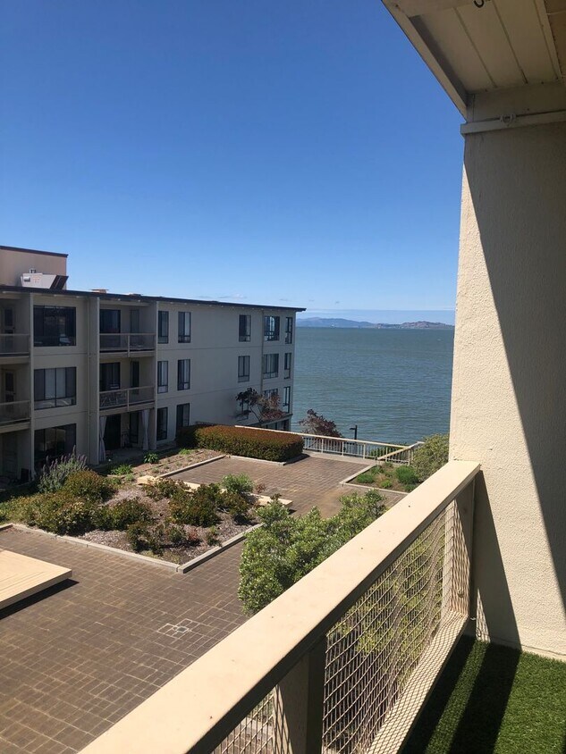6 Captain Dr Unit 433, Emeryville, CA 94608 Condo for Rent in Emeryville, CA