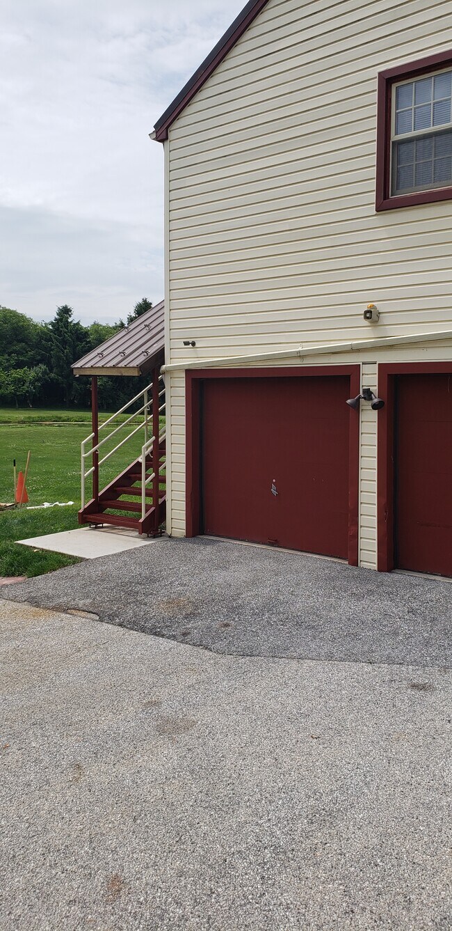 Foto del edificio - 2945 Stillmeadow Ln