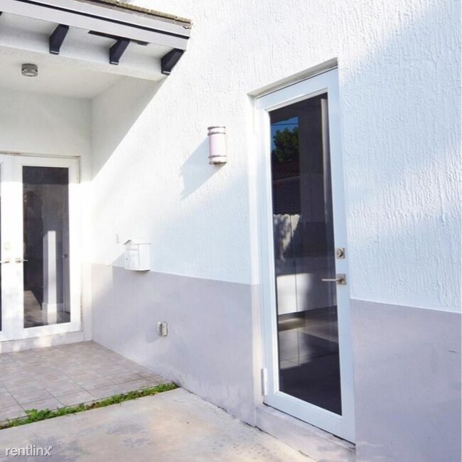 Foto del edificio - 4 br, 3 bath House - 900 SW 65th Ave