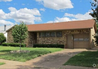 Building Photo - 3027 Abbott Ave