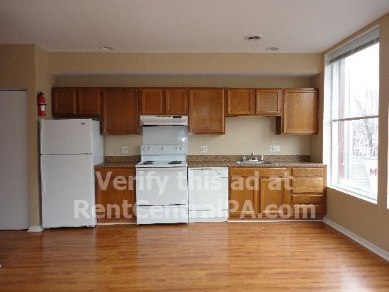 Building Photo - 1300 N 3rd St Apt 201