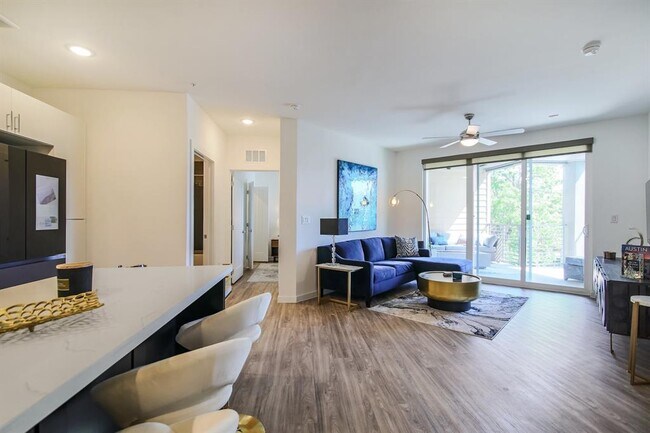 Foto del edificio - 4801 Springdale Rd