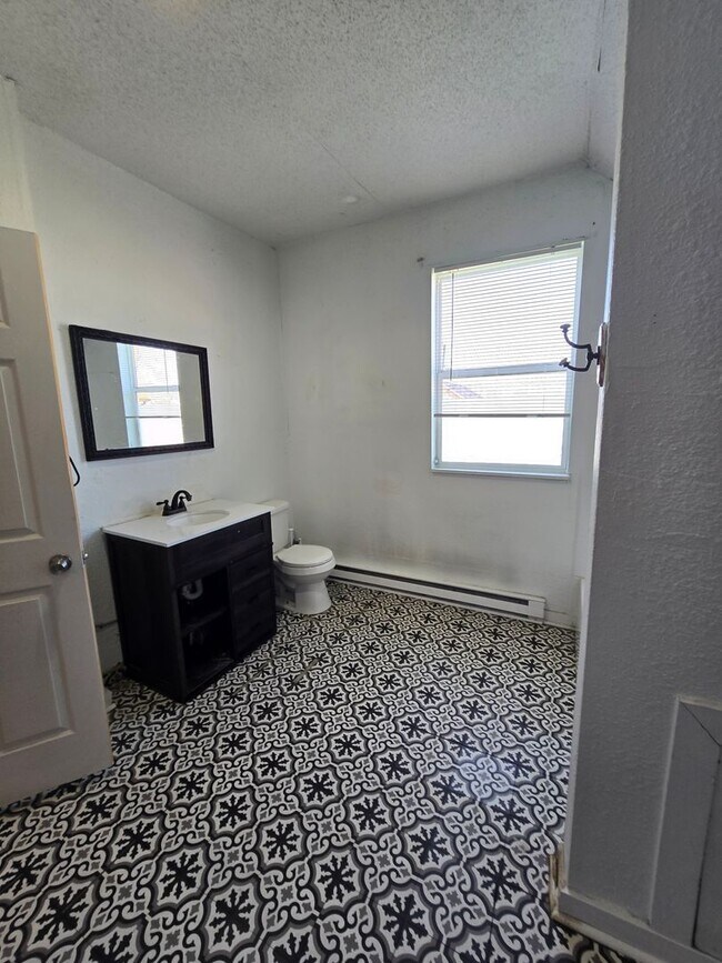 Foto del edificio - Three Bedroom Duplex located Near Washingt...