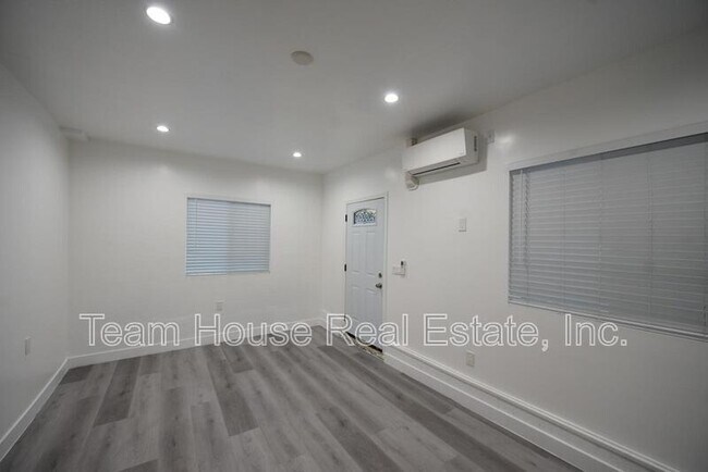 Building Photo - 7260 Yolanda Ave