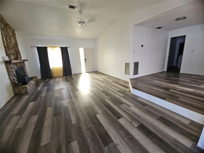 Building Photo - 11557 124th Terrace N
