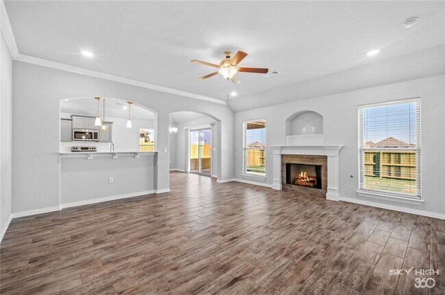 Building Photo - 4446 W Barhem Dr