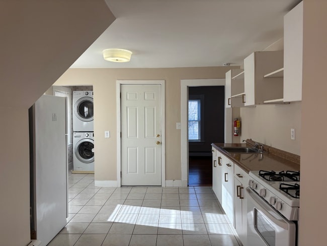 Photo - 251 Washington St Apartment