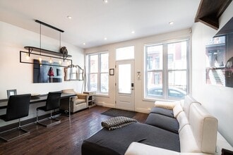 Building Photo - 354 Rue Delinelle