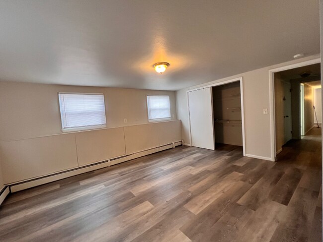 Foto del edificio - 92 Shaker Rd