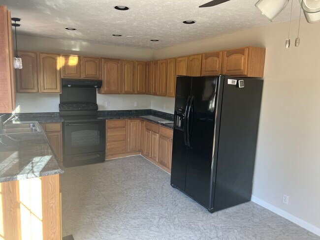 Building Photo - 805 Appalachin Dr