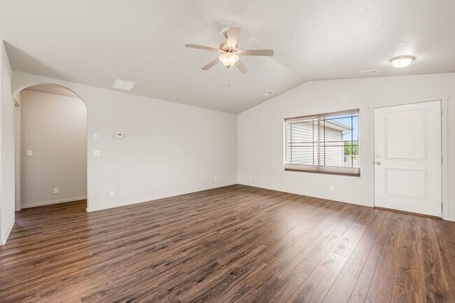 Foto del edificio - Montrose Rancher 3 bed 2 bath