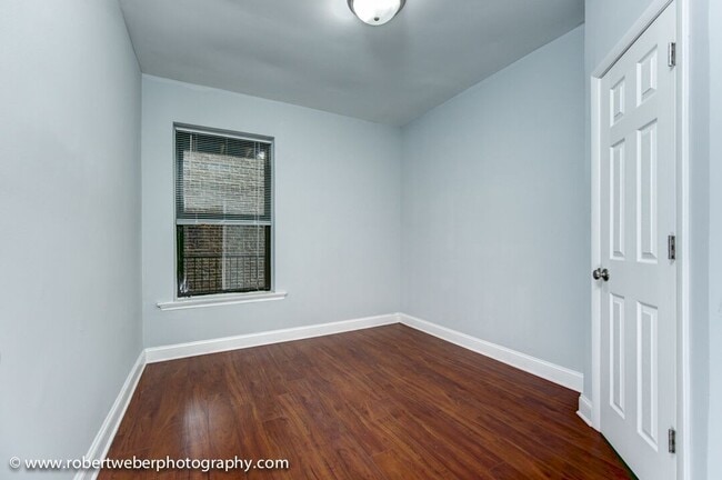 Building Photo - Gorgeous 2 Bed 1 Bath in the Edgewater area