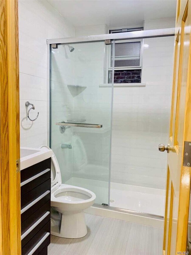 Foto del edificio - 25-13-25-34 34th Ave