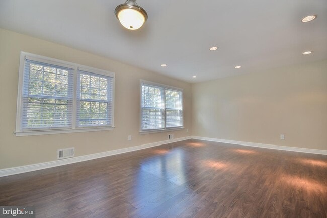 Building Photo - 3140 Cedar Grove Dr