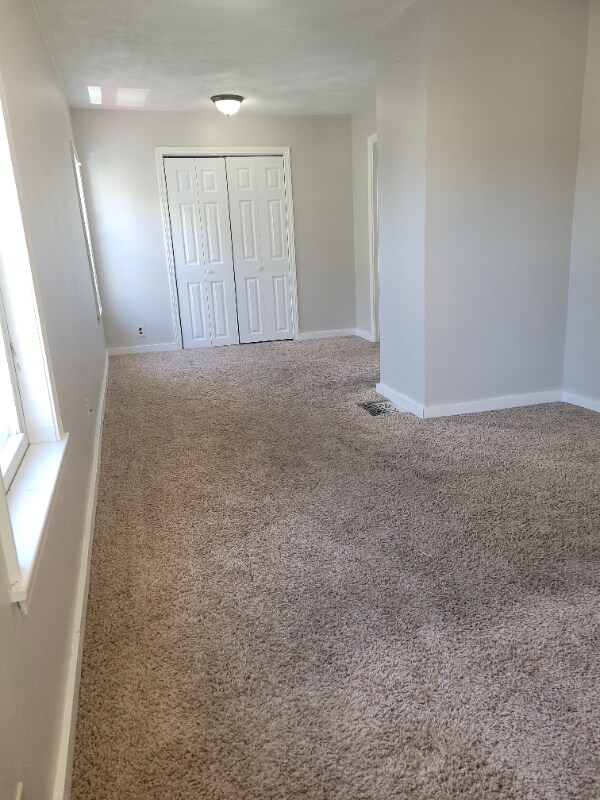 Building Photo - 4 Lewis St