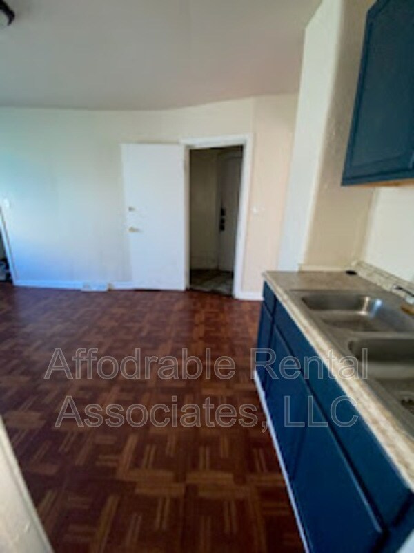 Foto del edificio - 112 W Kassner Pl