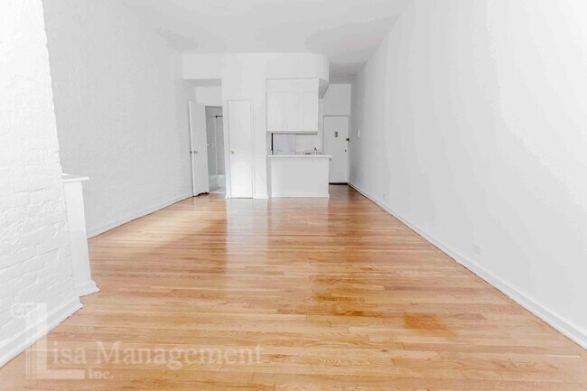 Building Photo - 321 E 69th St