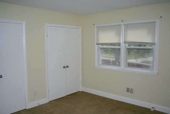 Building Photo - 300 E McPherson Dr