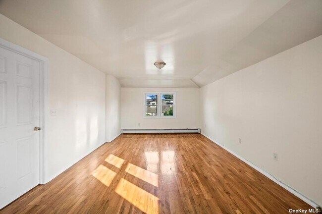 Foto del edificio - 141-08 256th St