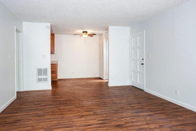 Foto del edificio - Charming Condo for Rent in Goleta!