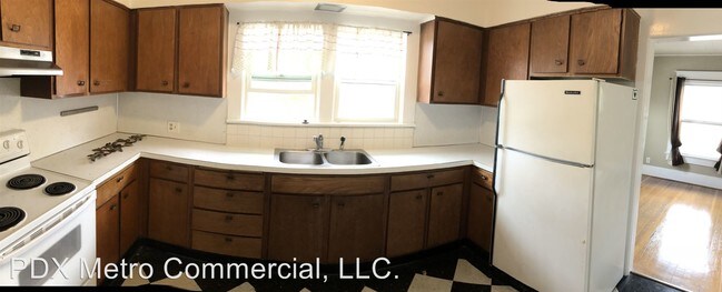 Building Photo - 2035-2039 SE Cesar Estrada Chavez Blvd