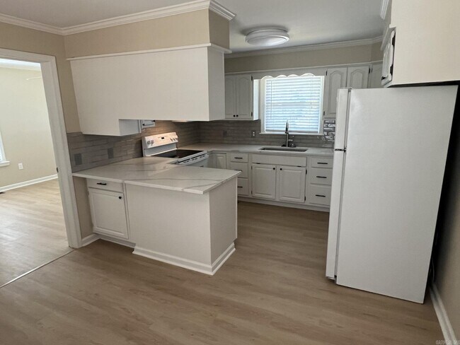 Foto del edificio - 2401 Blackwood Rd