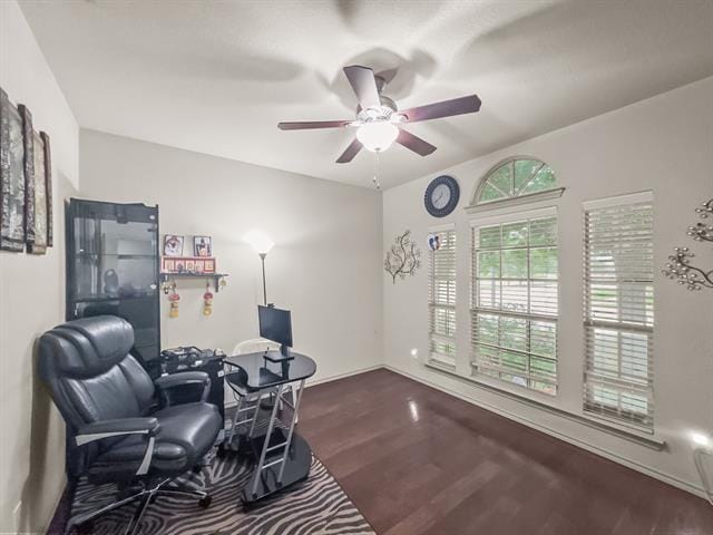 Building Photo - 4500 Fern Valley Dr