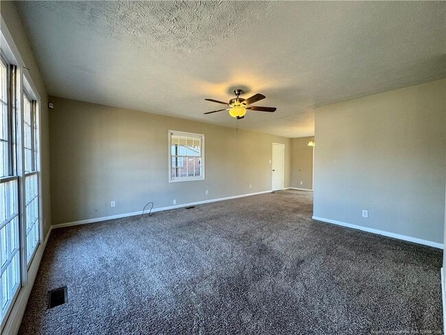 Foto del edificio - 622 Glensford Dr