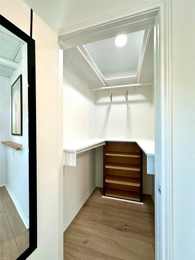 Building Photo - 4723 Aftonshire Dr