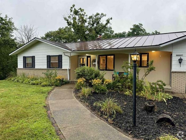 Building Photo - N6645 Fawn Cir