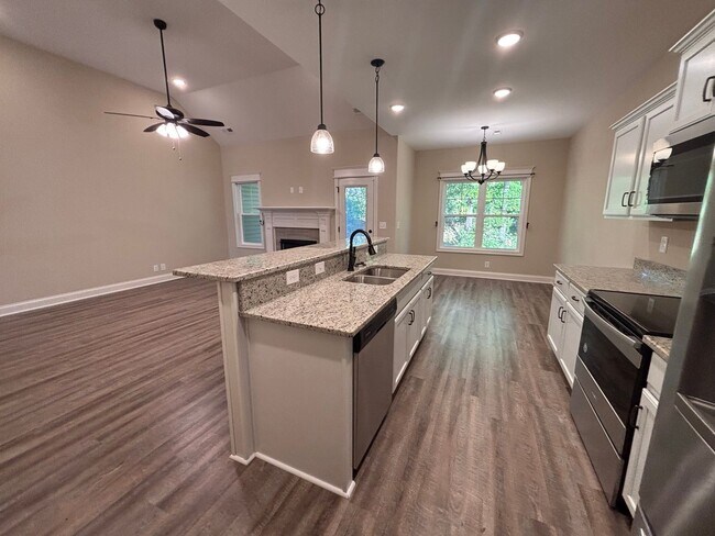 Foto del edificio - 337 Chase Dr