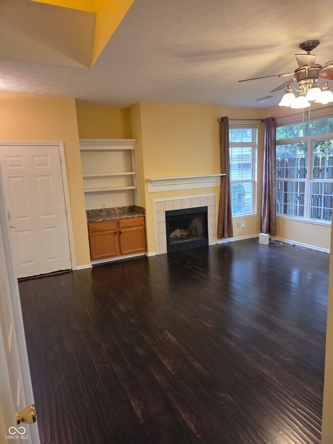 Foto del edificio - 1012 Grovewood Dr