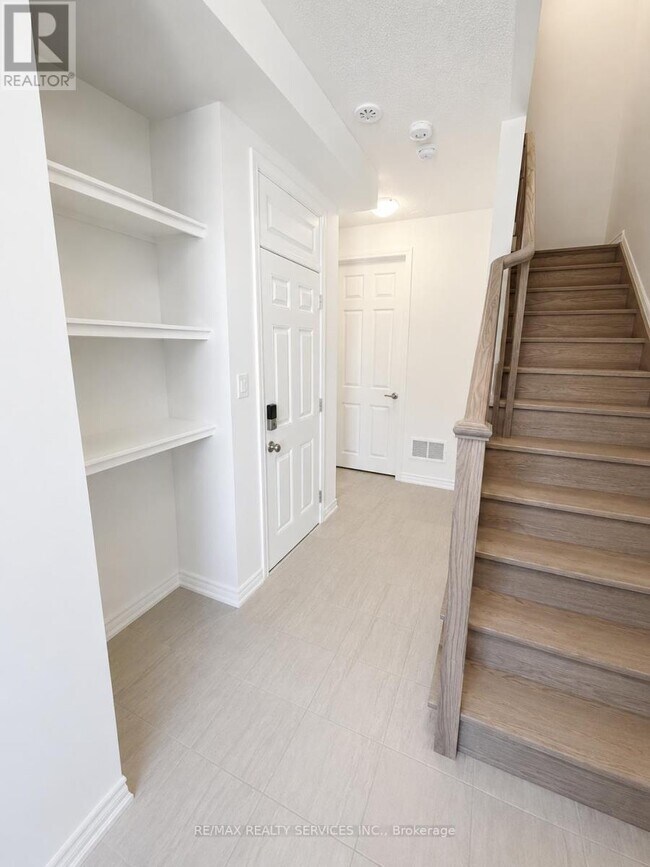 Building Photo - 1705 Dance Ct