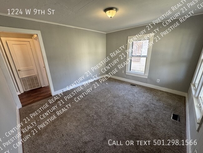 Foto del edificio - 1224 W 9th St